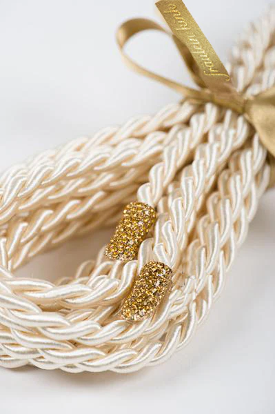 肌を傷つけずにしっとりと縛り上げる美しいロープ【Golden Ivory Bondage Lasso 5M】
