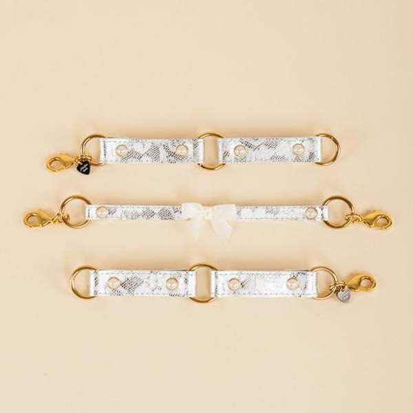 肌にしっとり馴染むラグジュアリーカフ【Mint Lace Handcuffs】